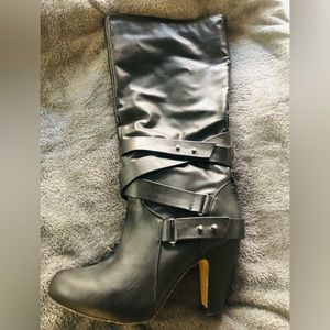 Women’s faux leather boot